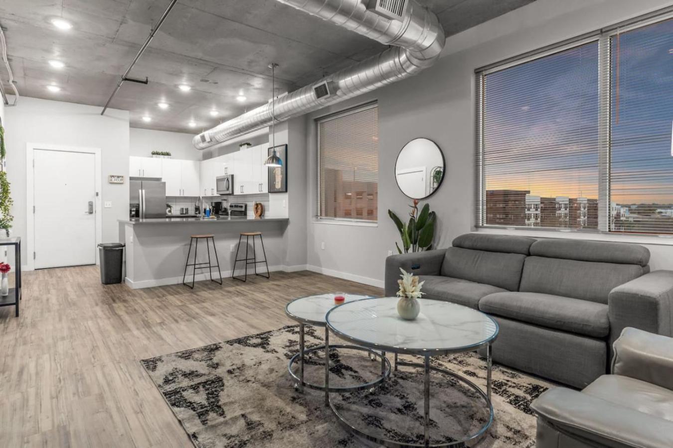 Modern 2 Bed Getaway Steps From Tropicana Field St. Petersburg Eksteriør bilde
